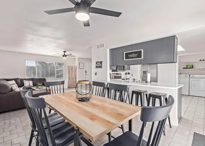 Ferienhaus Stunning Hunter Single Family In The Heart Of