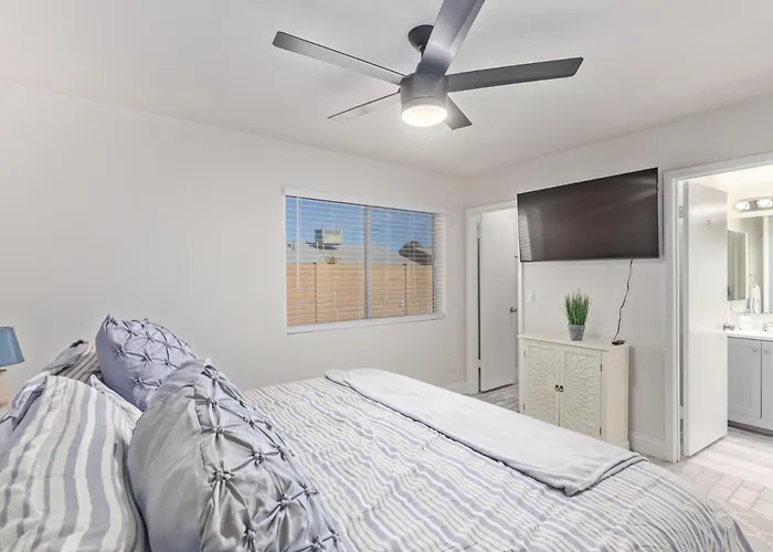 Stunning Hunter Single Family In The Heart Of