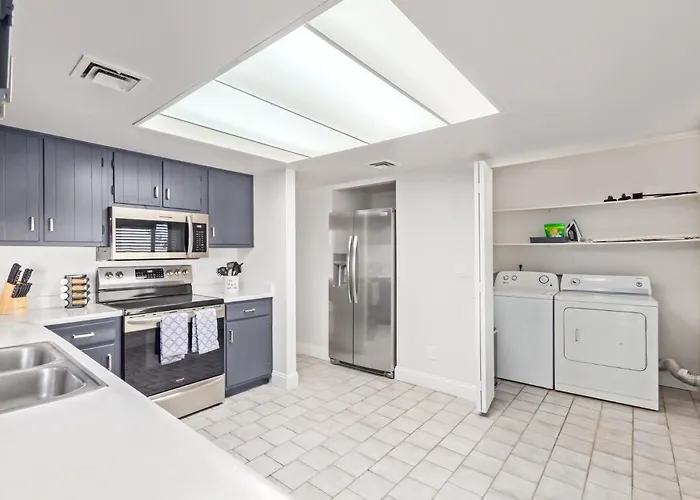 Stunning Hunter Single Family In The Heart Of *