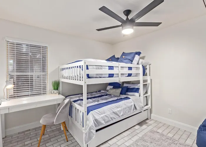Stunning Hunter Single Family In The Heart Of Mesa